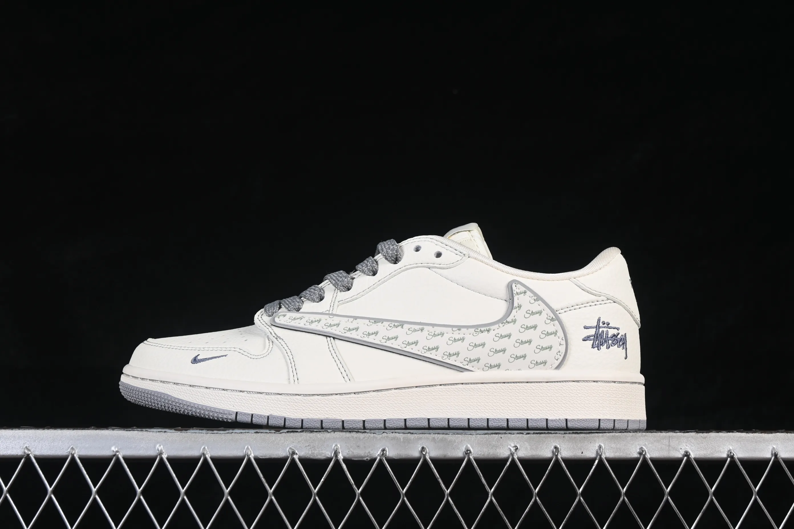 All categories Air Jordan Jordan series basketball shoes Air Jordan 1 Low High-end customized low-top sneakers Travis Scott x Fragment Design x Air Jordan 1 Low OG SP AJ1 Joe 1 joint model low-top cultural casual sneakers HH7518-085
